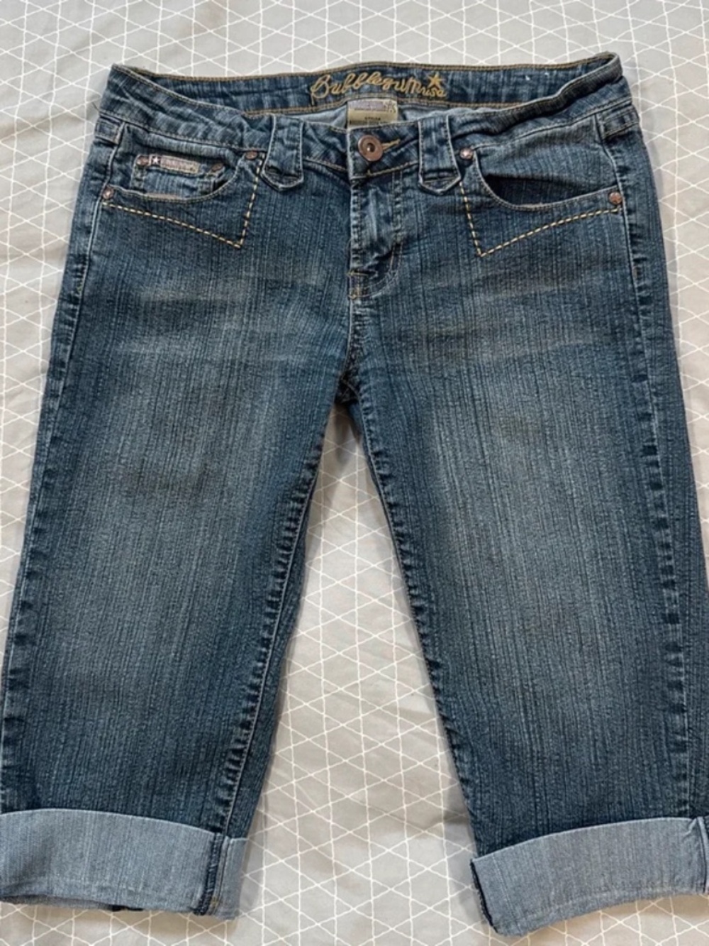 2000s Bubblegum low rise capris